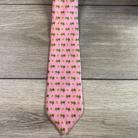 Brooks Brothers Makers And Merchants 100% Silk Tie. Pink With Spiders And Bug - Picture 1 of 5